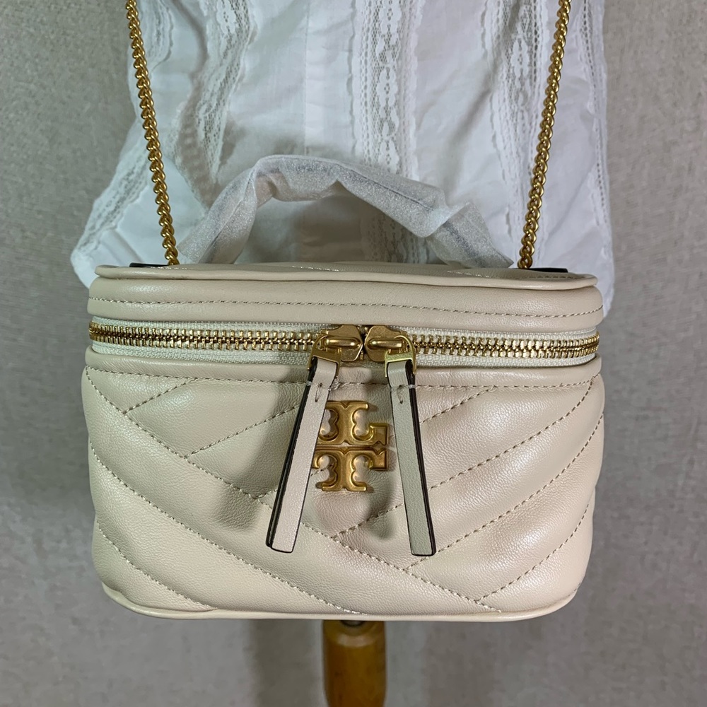 Tory Burch New Cream Quilted Leather Kira Chevron Mini Vanity Bag - BRAND NEW - Picture 15 of 16